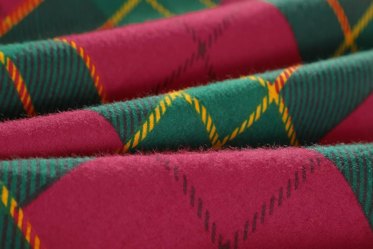 Dazzle Collection Tartan Check Flannelette Thermal 100% Brushed Cotton Sheets Sets (Flat Sheet, Fitted Sheet & Pillowcase Cover) Warm Cozy Bedding Set (Red, Single Sheets Set) ‎Dazzle Collection