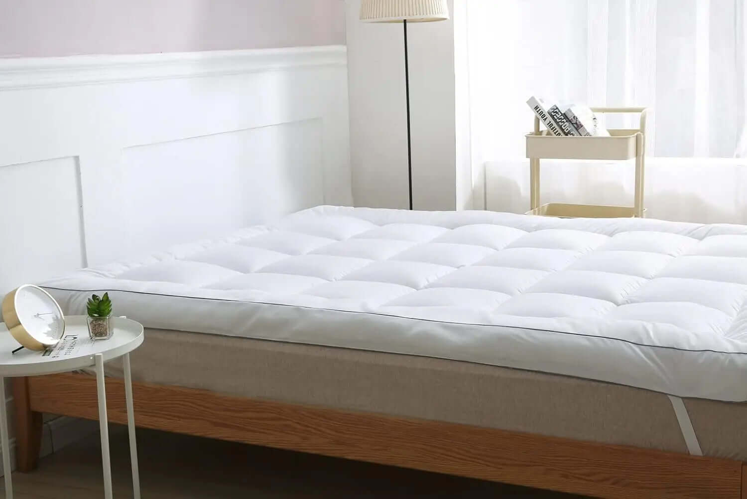 Mattress Topper 10CM Thick Extra Soft Micro Fiber Filling Hotel Quality Mattress Protector Plush Topper (4FT Small Double) ‎Dazzle Collection