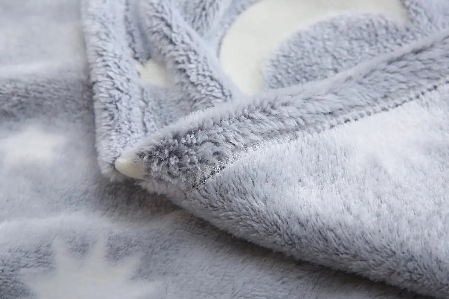 Moons and Stars Glow in the Dark Blanket All Seasons Christmas Holiday Birthday Gifts for Teen Kids Girls Boys ‎Dazzle Collection